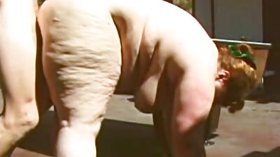 Blonde serrée vieille cochonne sodomisée avec des pompes cousues et un creampie anal